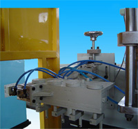 Extrusion Blow Molding Machinery, Auxiliary Equipment, Rotary Bottle Mouth Cutting Device